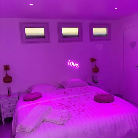 Apartment Pinkroom06 Nice